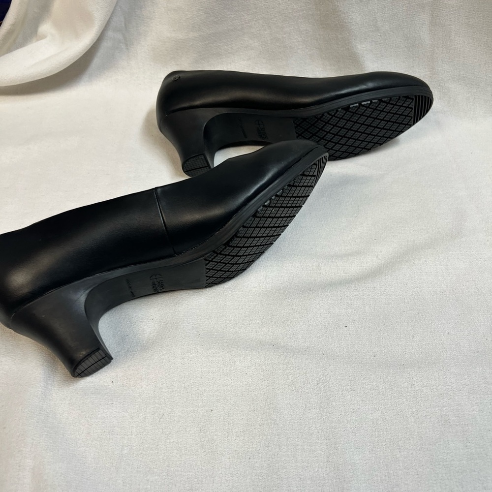 👠 Shoes for Crews classic black heels Disney guest relations 👠 - Picture 5 of 9